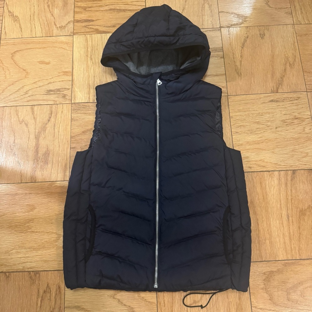 GAP Black Puffer Down Alternative Vest